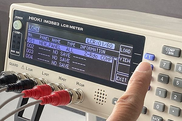 Thiết bị đo LCR
